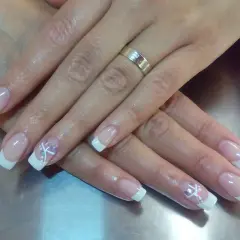Manicure żelowy krok po kroku: Twój przewodnik domowy
