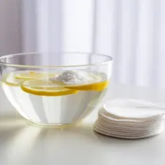 Cleaner do paznokci: Skuteczne zamienniki z apteki i domu