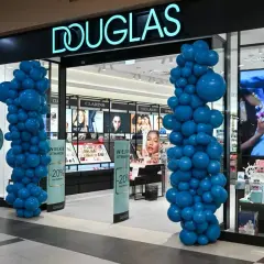 W Douglasie wielkie otwarcie z -20% na perfumy. Zastanawiasz się, czy można zwrócić perfumy w Douglasie? Sprawdź regulamin sklepu.