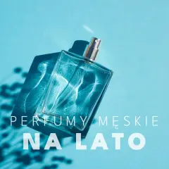 Szklana butelka męskich perfum na lato, oświetlona słońcem, rzuca cień na błękitne tło.