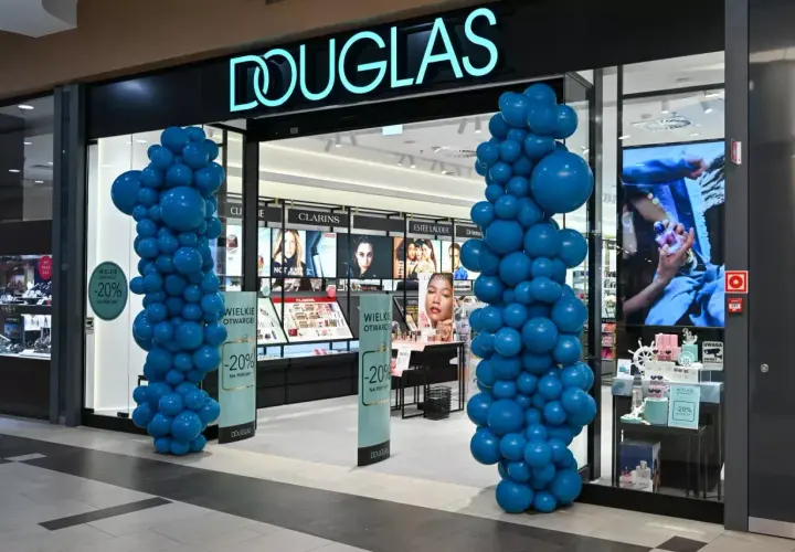 W Douglasie wielkie otwarcie z -20% na perfumy. Zastanawiasz się, czy można zwrócić perfumy w Douglasie? Sprawdź regulamin sklepu.