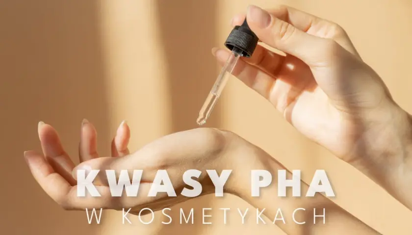 Delikatna aplikacja serum z kwasem PHA na dłoń, symbol pielęgnacji i odnowy skóry.