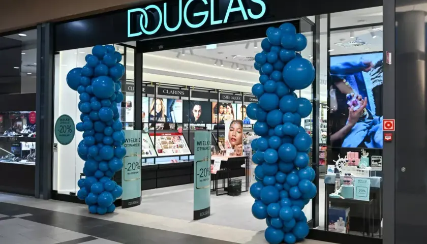 W Douglasie wielkie otwarcie z -20% na perfumy. Zastanawiasz się, czy można zwrócić perfumy w Douglasie? Sprawdź regulamin sklepu.
