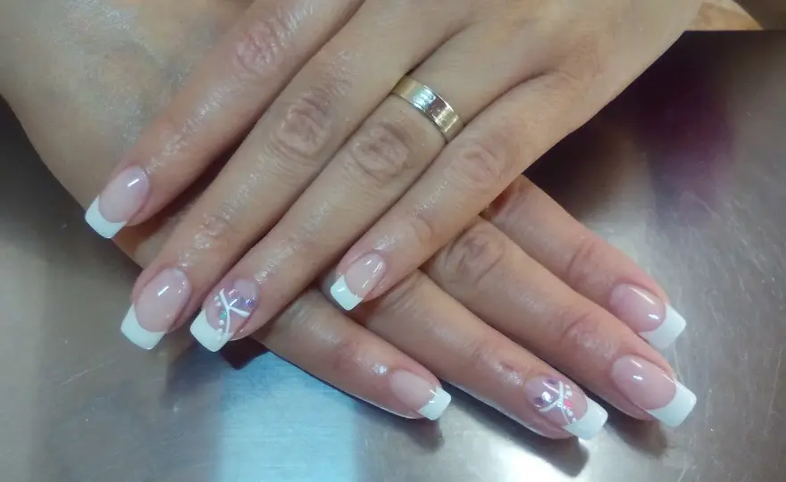 Manicure żelowy krok po kroku: Twój przewodnik domowy