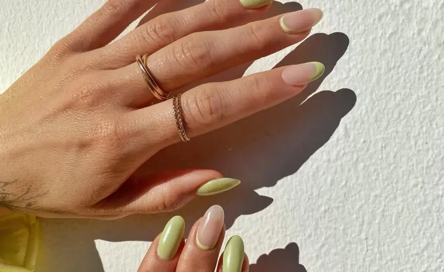 Naturalny manicure, który wygląda świeżo i elegancko