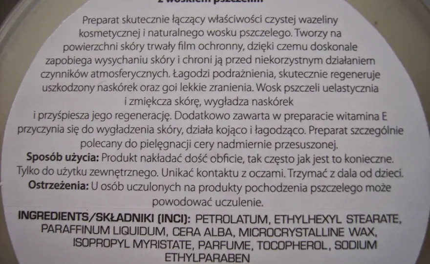 Petrolatum - wazelina kosmetyczna: czy to naprawdę zły składnik?