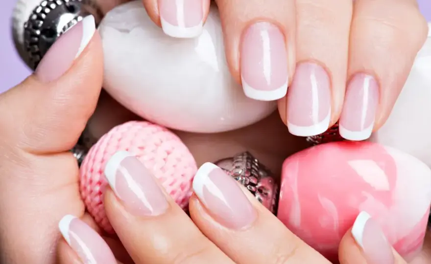 Manicure bez tajemnic - rodzaje, ceny i bezpieczny zabieg