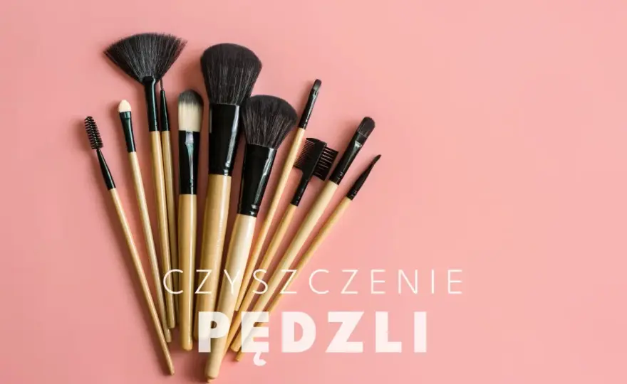 Czym myć pędzle do makijażu? Poradnik krok po kroku