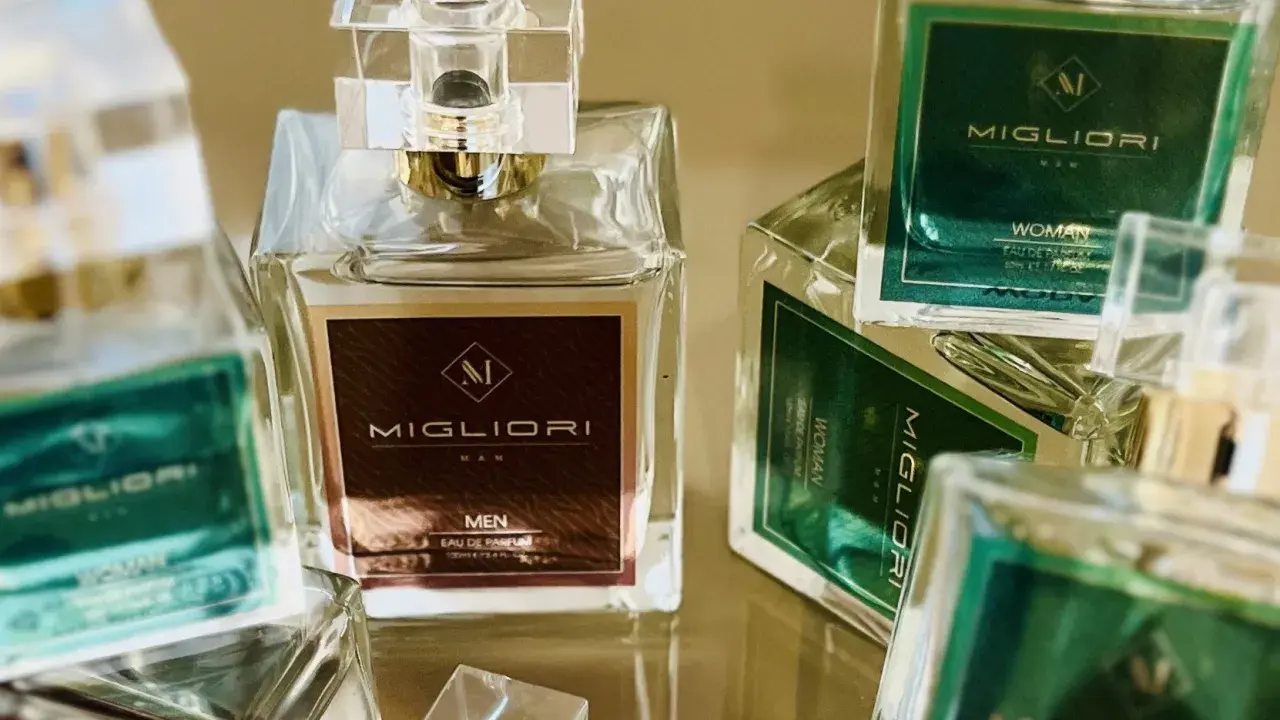 Eleganckie flakony perfum Migliori, w tym wersje "Men" i "Woman", oferują dobre odpowiedniki drogich perfum.