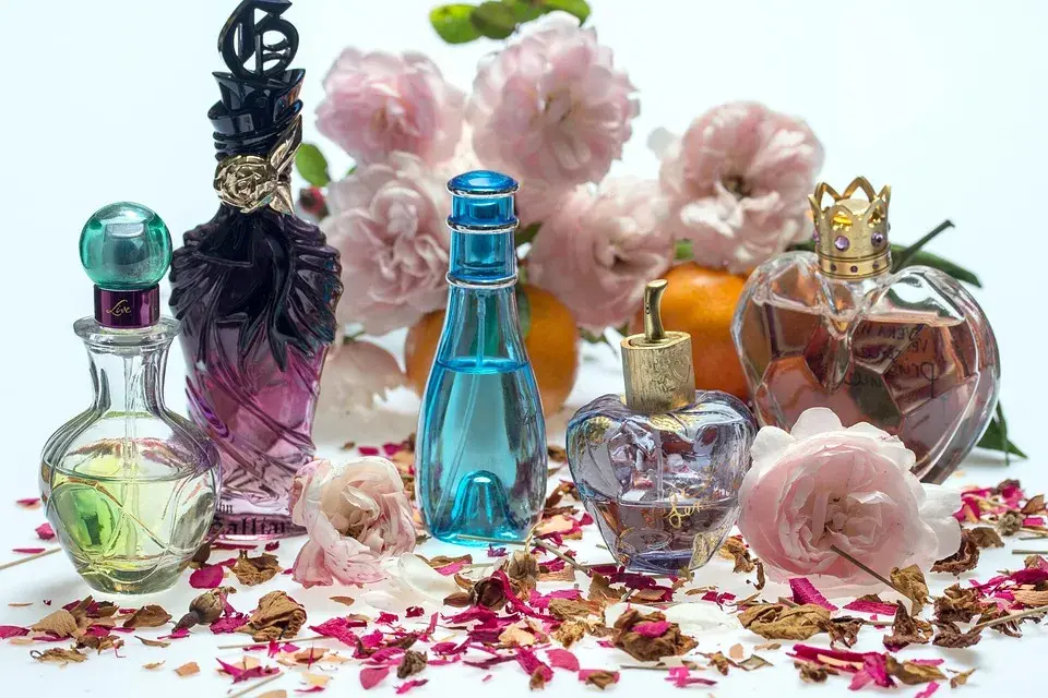 Szkodliwe składniki w perfumach? Jak wybrać bezpieczny zapach