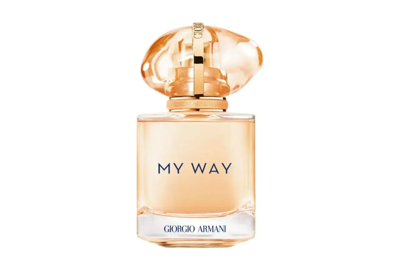 Elegancka butelka perfum Giorgio Armani My Way. Odkryj swoje nuty zapachowe.